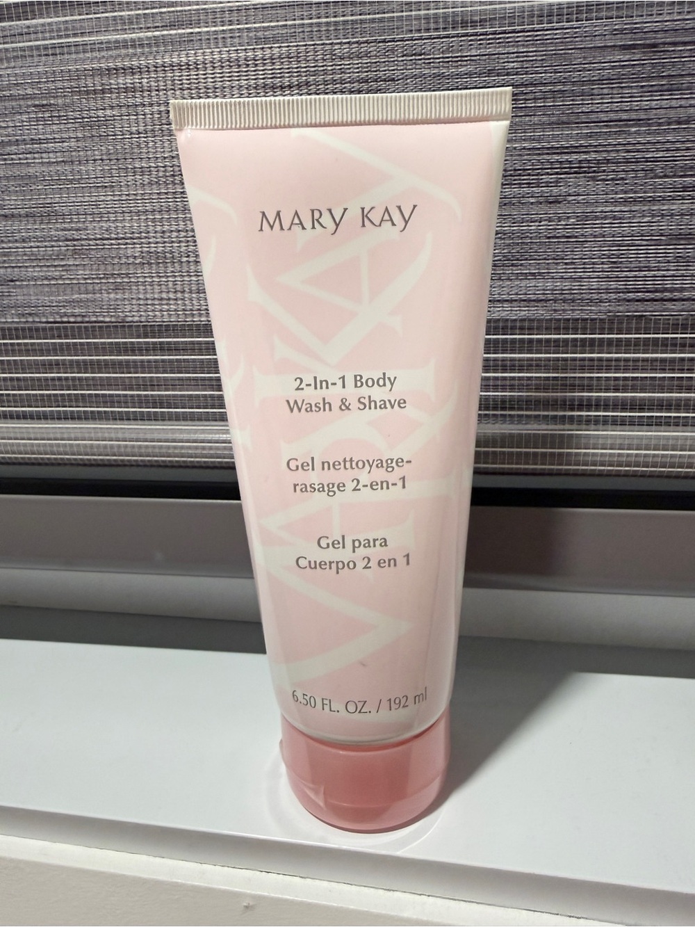 Mary Kay 2-In-1 Body Wash & Shave - Light Pink